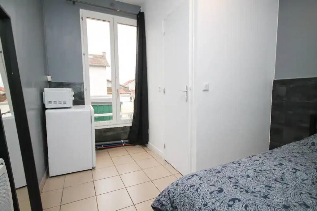 01 - Chambre Avec Lit Double Ideal Jo 2024 Saint-Denis  Exteriér fotografie